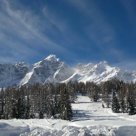 Zoldana 발 디 졸도